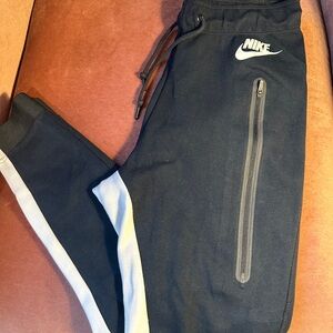 Women’s Nike TechKnit Joggers size XS
